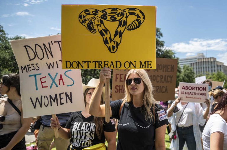 U.S. Court of Appeals Temporarily Resumes Abortion Law in Texas