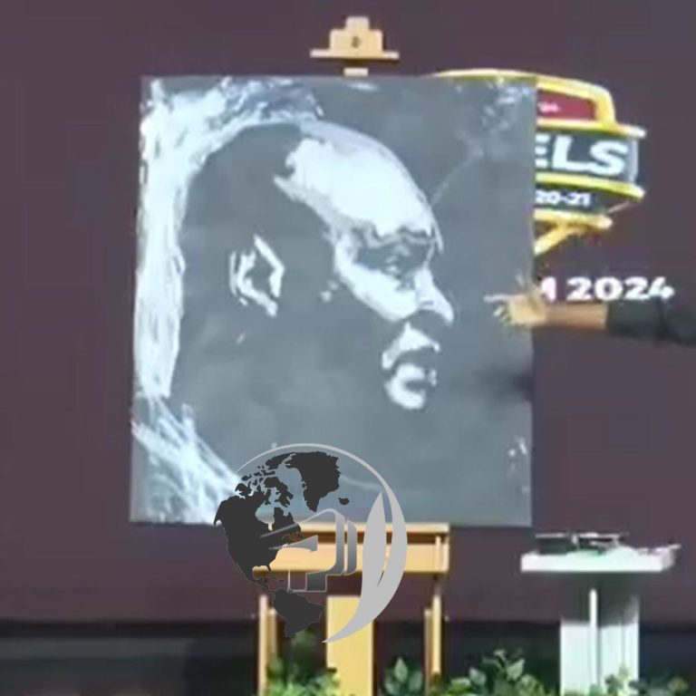 Talented Koinonia Artist Makes A Portrait Of Apostle Selman On Stage